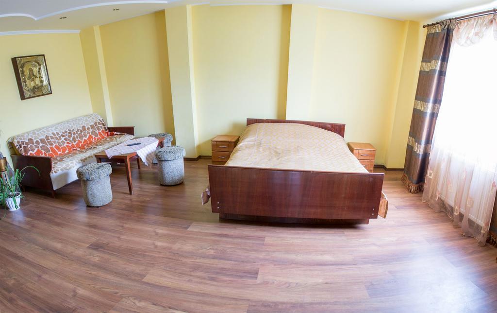 Guest House Cherepaha Kamianets-Podilskyi Luaran gambar